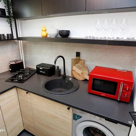 Brand New Lovely Studio Near Metro Station Bucharest Exterior photo