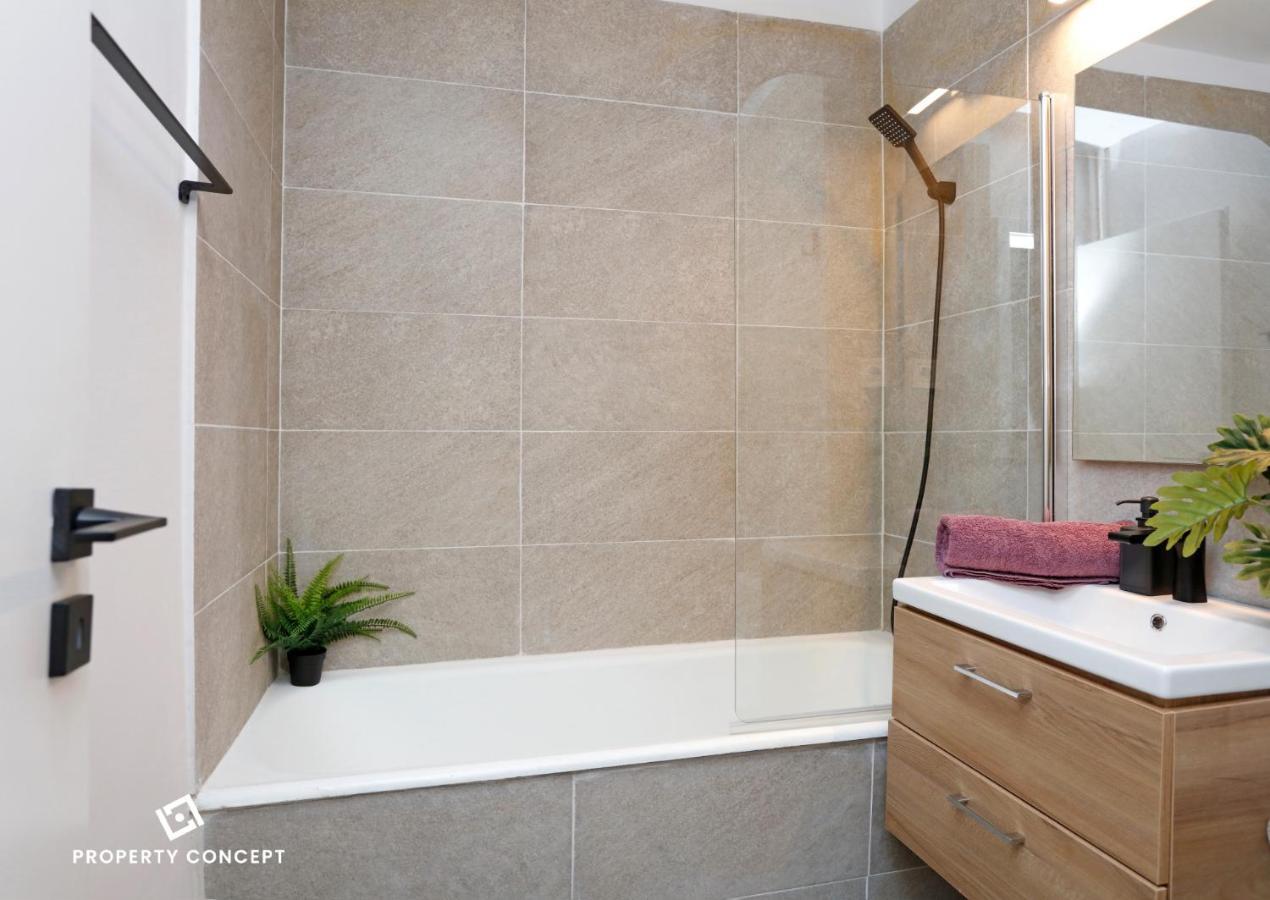 Brand New Lovely Studio Near Metro Station Bucharest Exterior photo